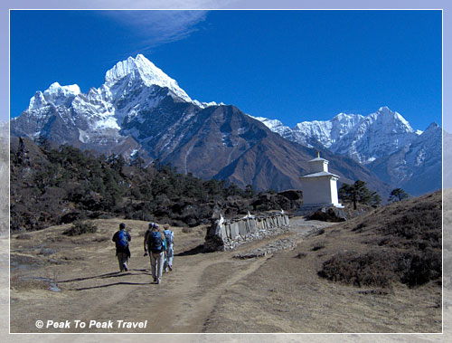 Hiking to Khumjung